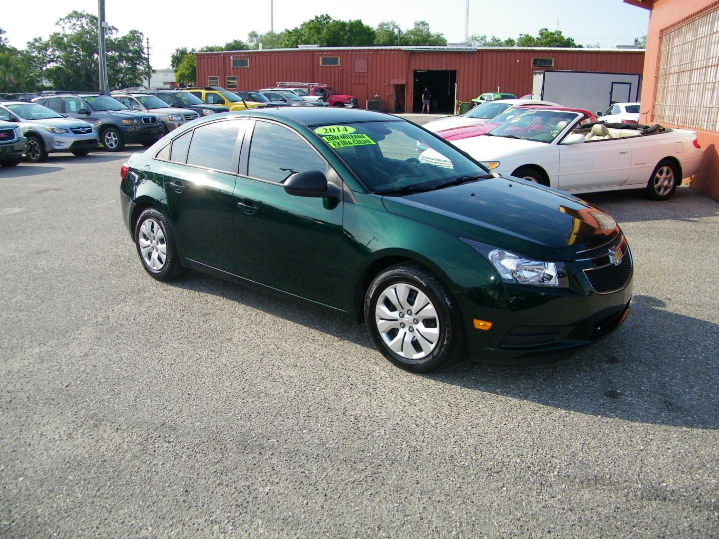 2014 GREEN /Beige Chevrolet Cruze LS (1G1PA5SH4E7) with an 1.8L L4 DOHC 16V FFV engine, 6-Speed Automatic transmission, located at 4000 Bee Ridge Road, Sarasota, FL, 34233, (941) 926-0300, 27.298664, -82.489151 - Photo#7